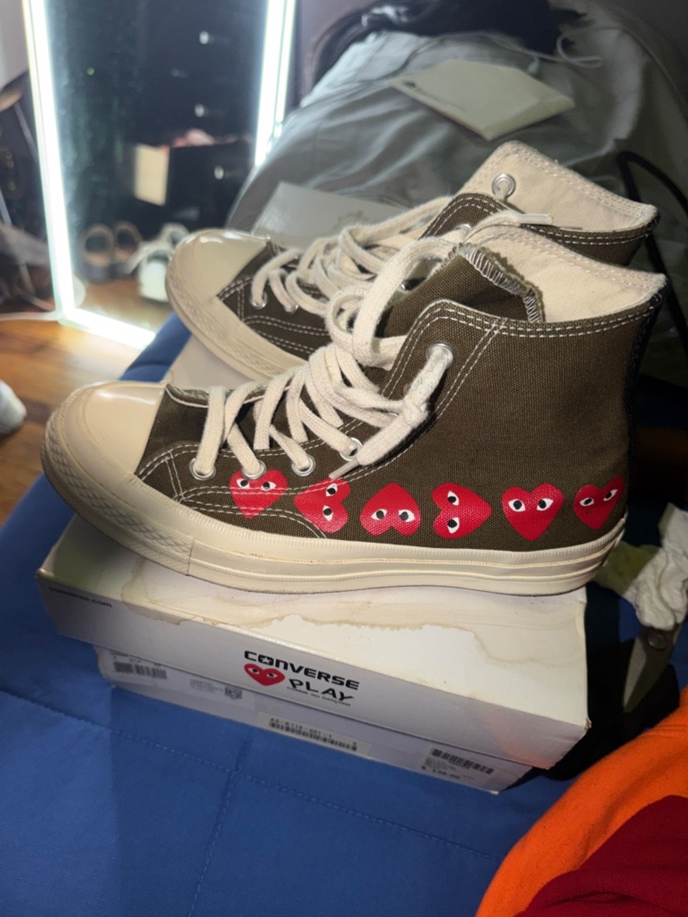 Converse PLAY Box with Red Heart Logo and Cream Accents WOMEN 7 MEN 5